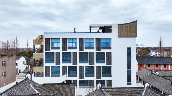 千宏财富 从盐田里的劳作号子到琵琶弦上的金戈铁马，来这里阅读新场史诗