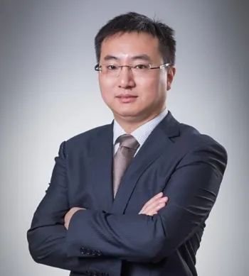 云策略 死磕白酒拖累净值, 易方达萧楠的操盘失灵了吗?